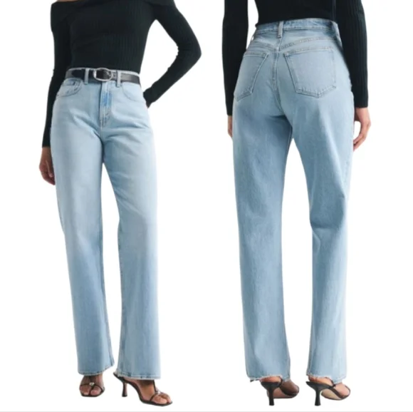 A&F Curve Love 90s Relaxed Fit High Rise Jeans Light Wash - Picture 4 of 15